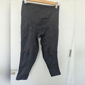 Ebb to street seemless highwaisted legging 25" length sz 8 black